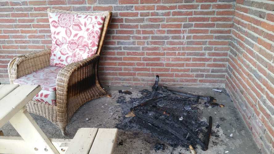 Brand Stuhl Verbranter Stuhl